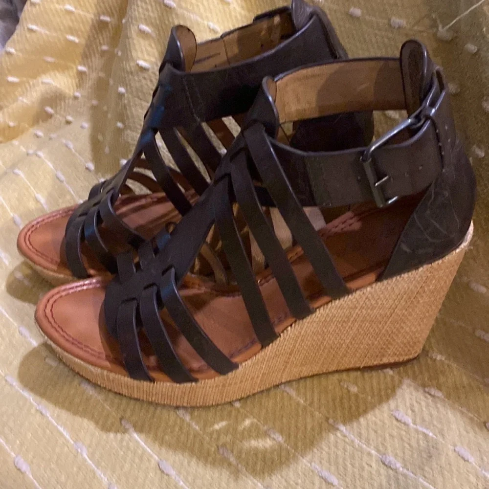 HS Trask Leather Strappy Burlap Wedges Sandals Shoes Women's size 10 4’ wedge